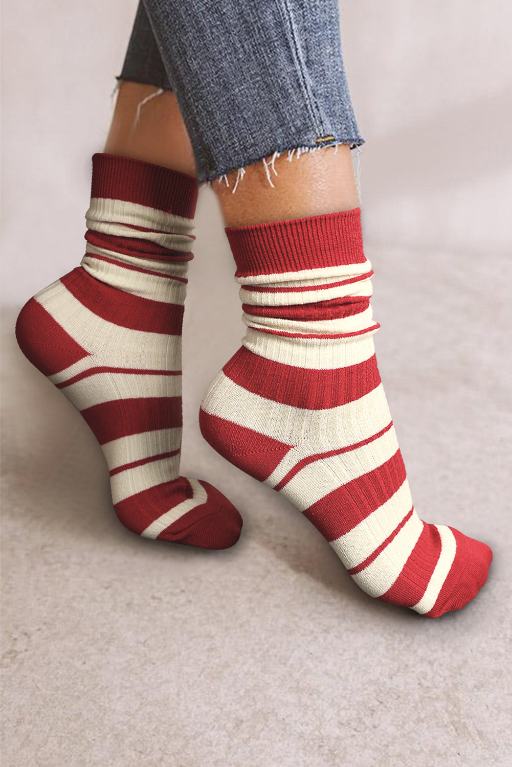 Fiery Red Christmas Color Crew Socks
