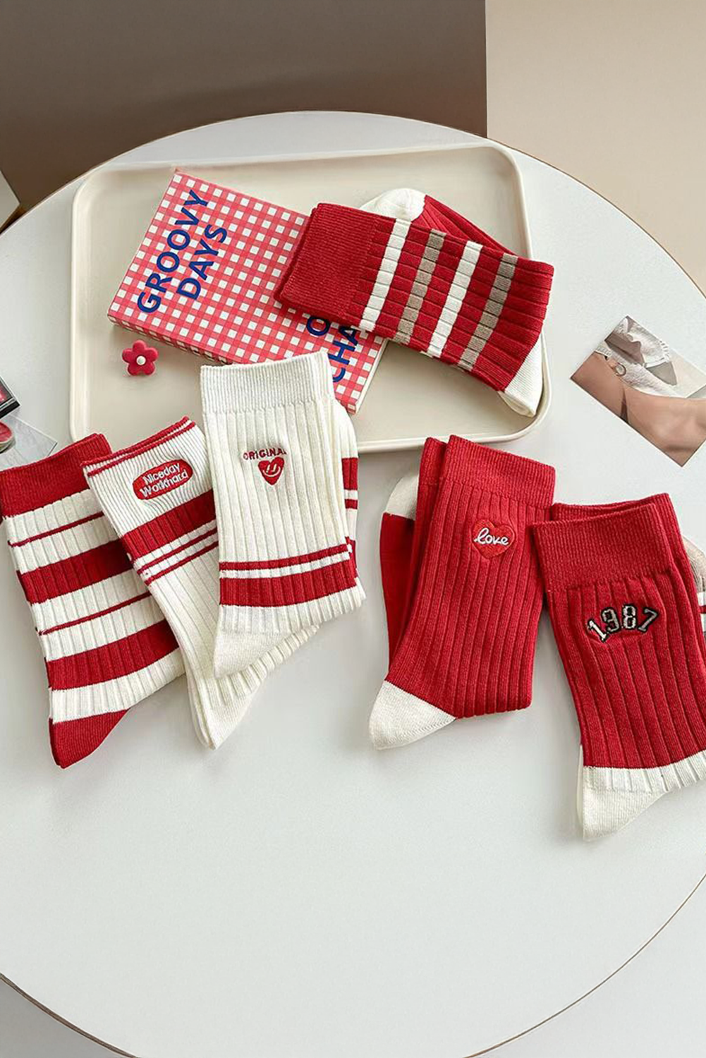 Fiery Red Christmas Color Crew Socks