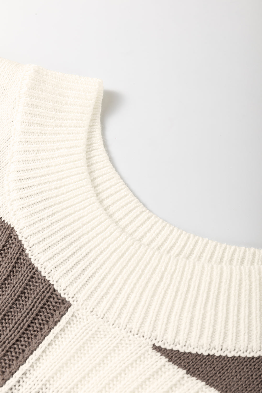 Khaki Checkered Crew Neck Short Sleeve Sweater